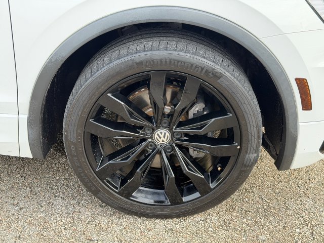 Used 2021 Volkswagen Tiguan SE R-Line FWD image 18