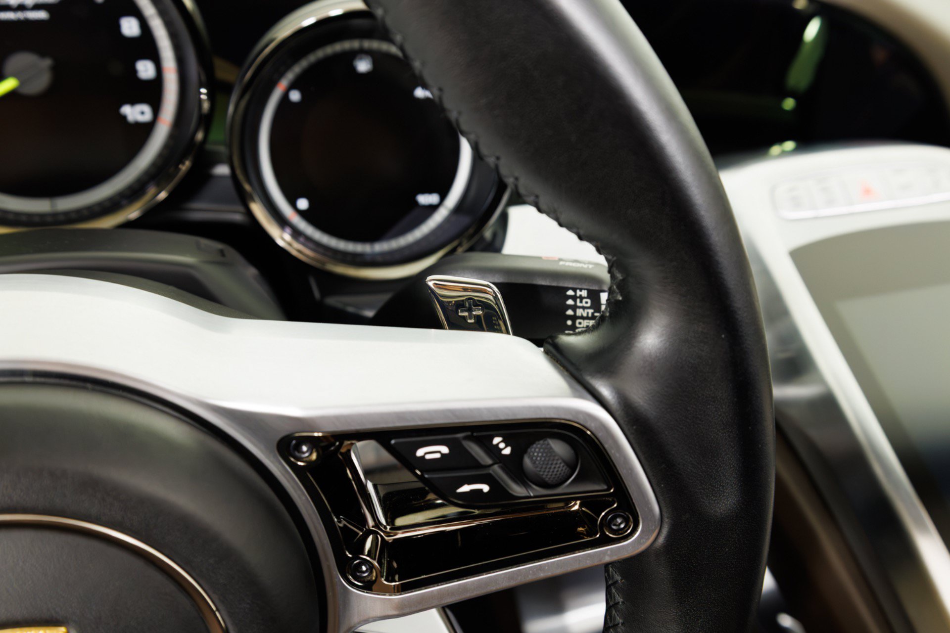 Used 2015 Porsche 918 Spyder AWD/4WD image 23