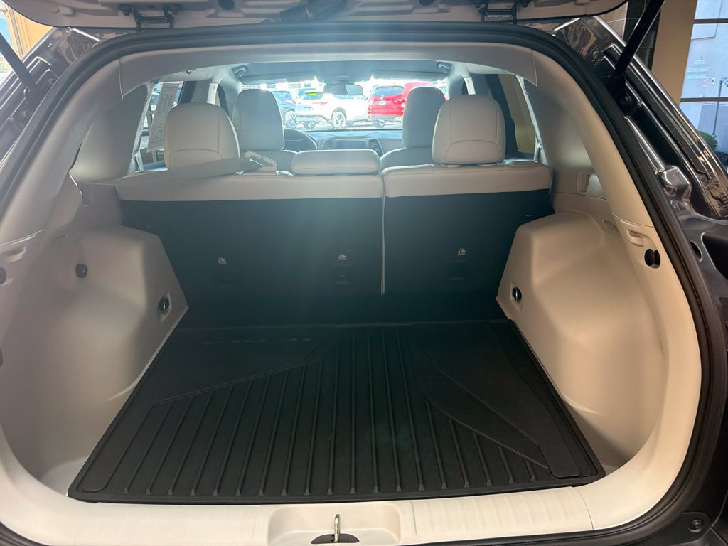 Used 2020 Jeep Cherokee Latitude Plus FWD image 13