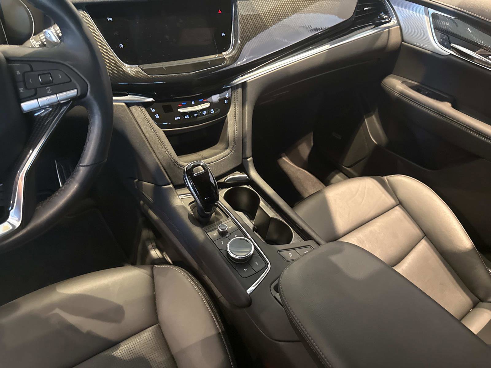 New 2025 Cadillac XT6 Sport image 25