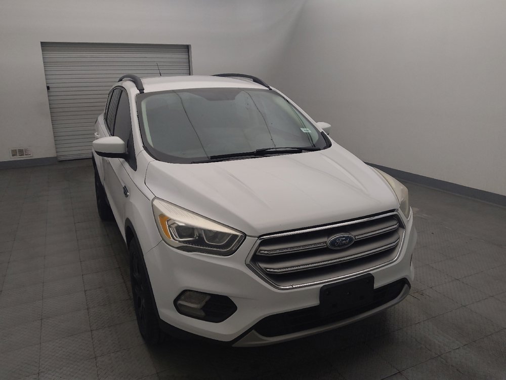 Used 2017 Ford Escape SE w/ Equipment Group 201A FWD image 14
