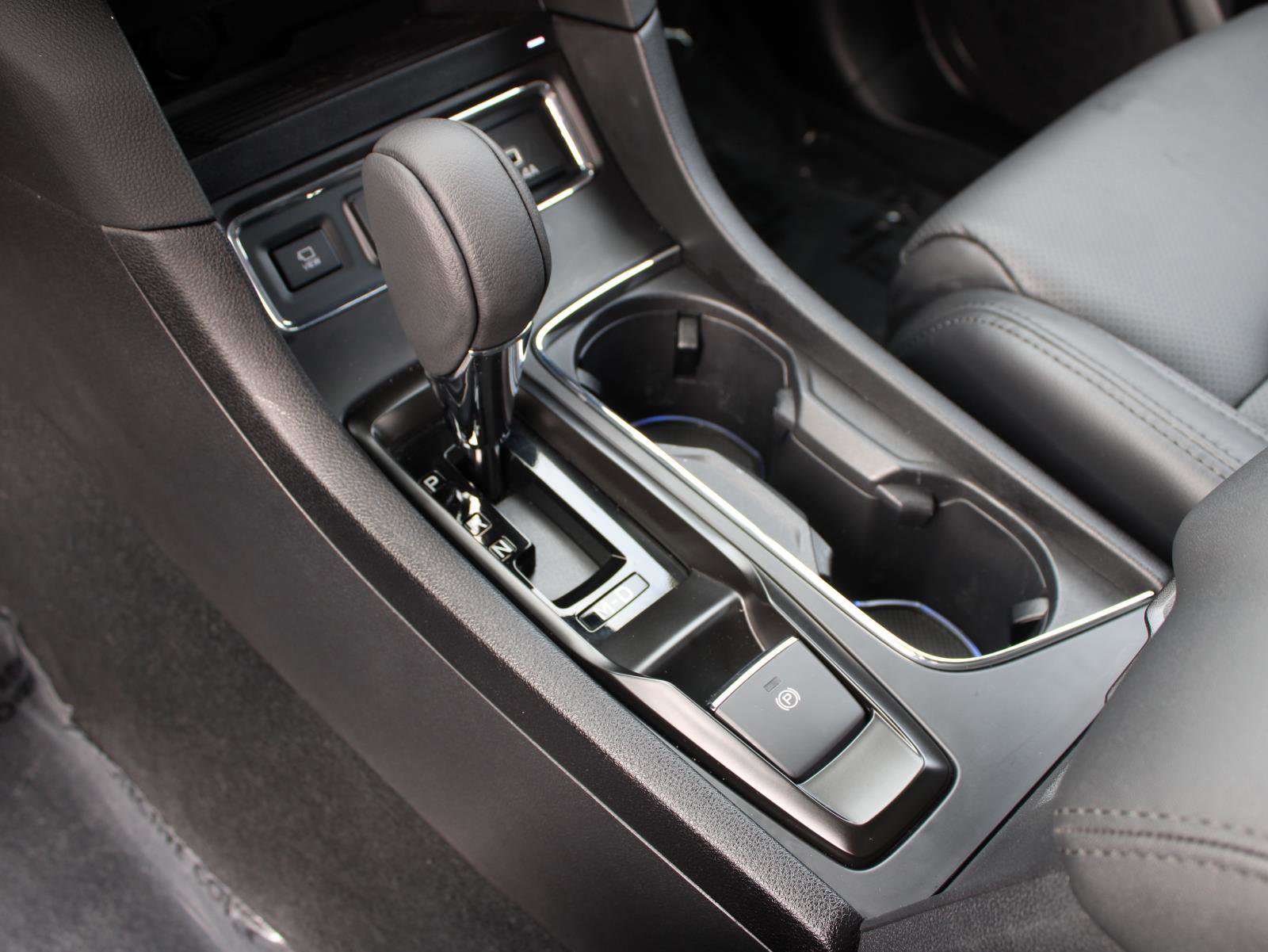 Used 2025 Subaru Ascent Bronze Edition image 13