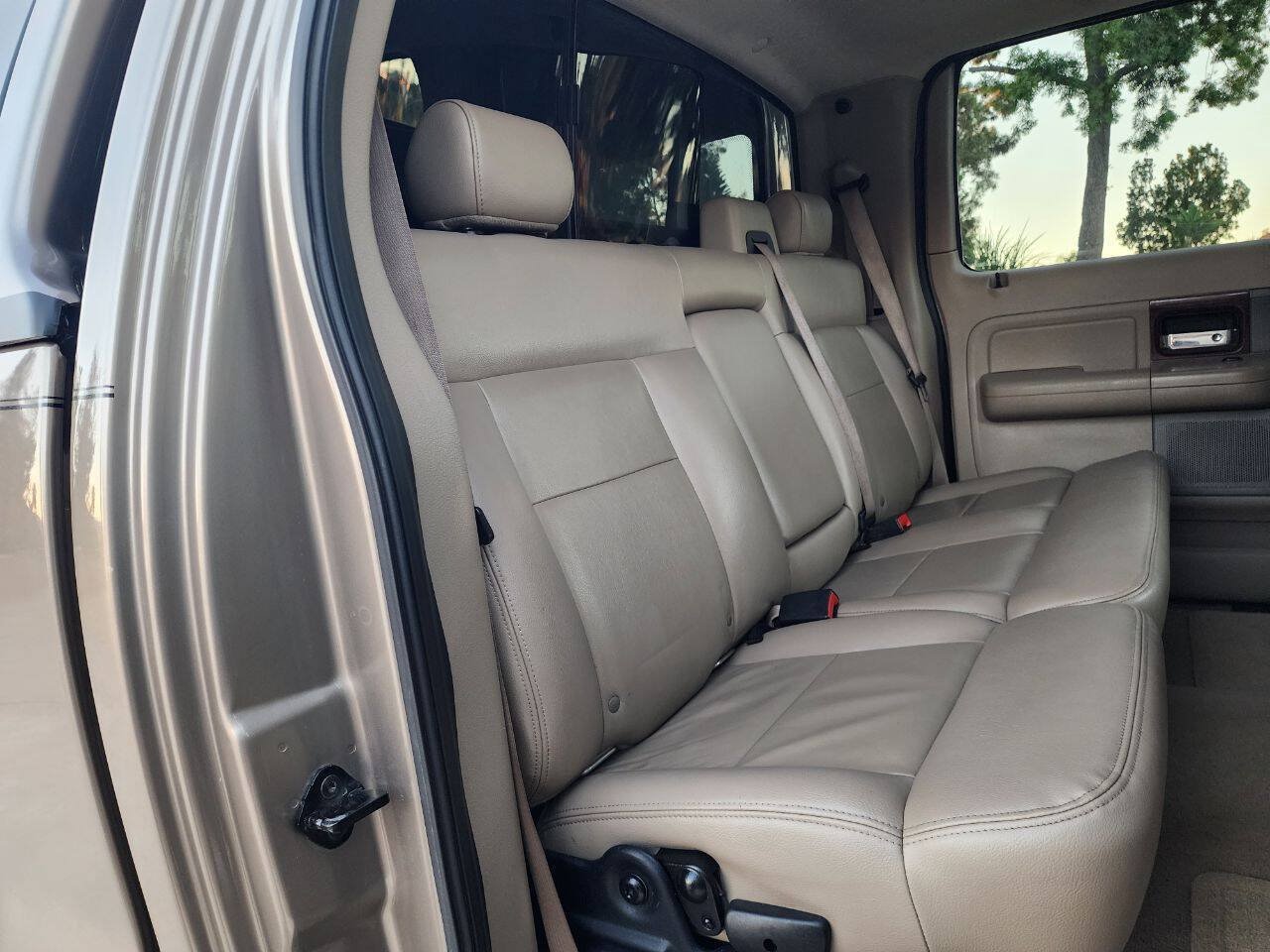 Used 2005 Ford F150 Lariat AWD/4WD image 30
