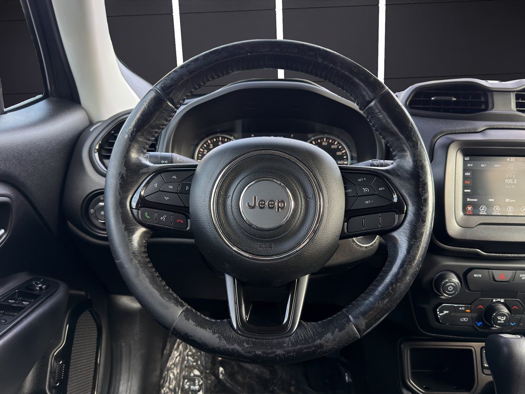 Used 2018 Jeep Renegade Altitude w/ Cold Weather Group FWD image 16