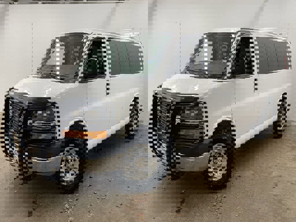 Used 2017 Chevrolet Express 2500 LT w/ LT Preferred Equipment Group image 1