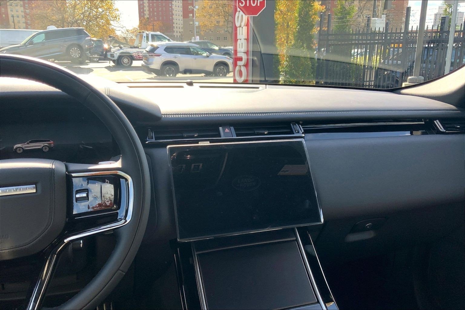 New 2026 Land Rover Range Rover Velar Dynamic SE image 6