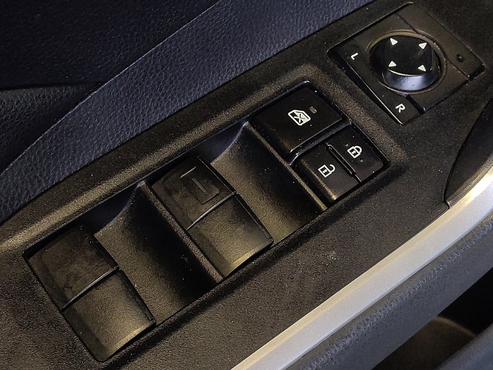 Used 2020 Toyota RAV4 XLE image 27