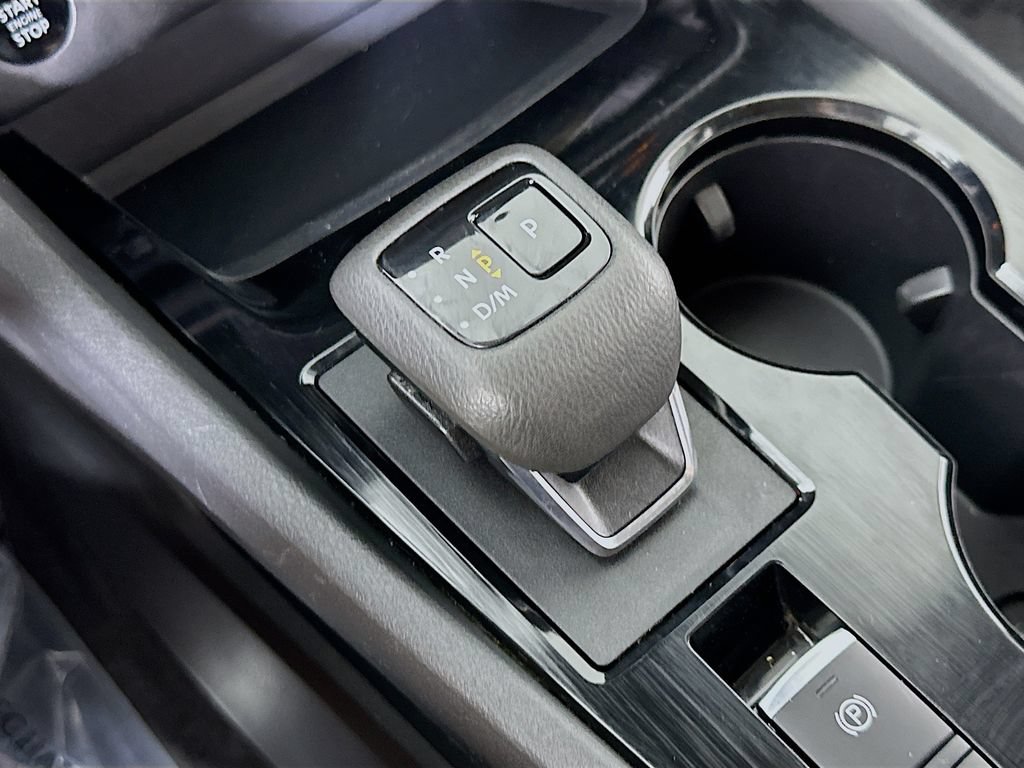 Used 2024 Nissan Rogue SV FWD image 31