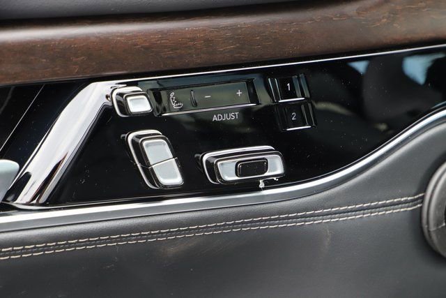 New 2024 Jeep Grand Wagoneer L 4WD w/ Convenience Group III image 19