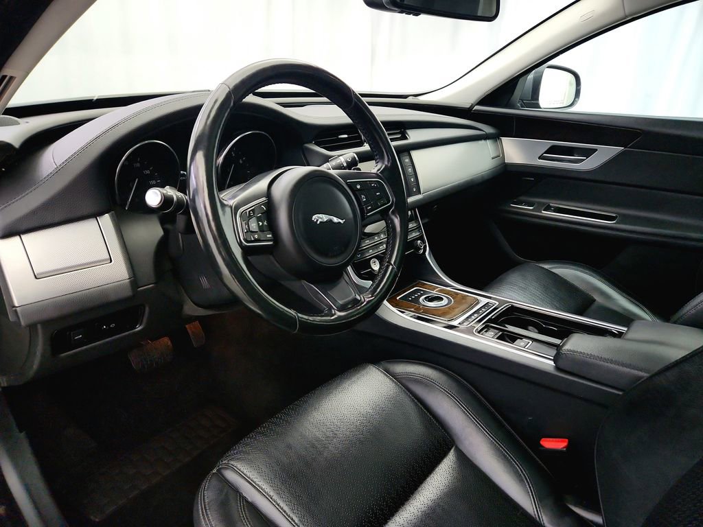 Used 2017 Jaguar XF Prestige AWD/4WD image 10