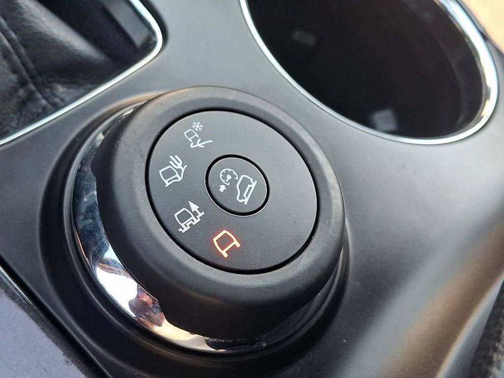 Used 2019 Ford Explorer XLT w/ Equipment Group 202A AWD/4WD image 25