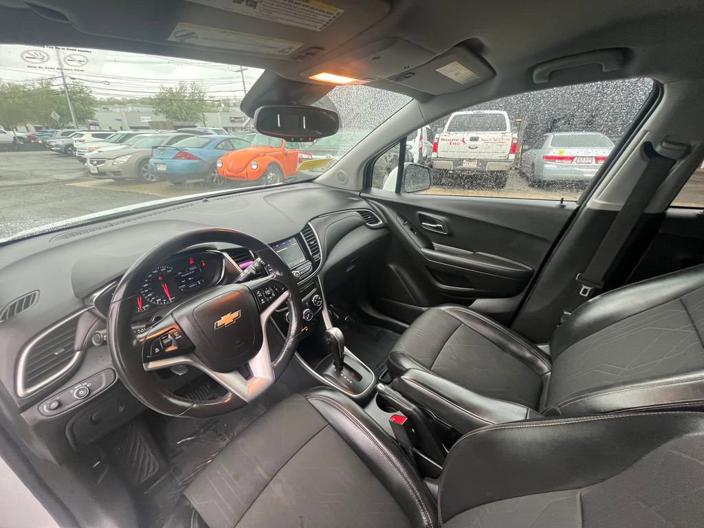 Used 2020 Chevrolet Trax LT w/ LT Convenience Package FWD image 27