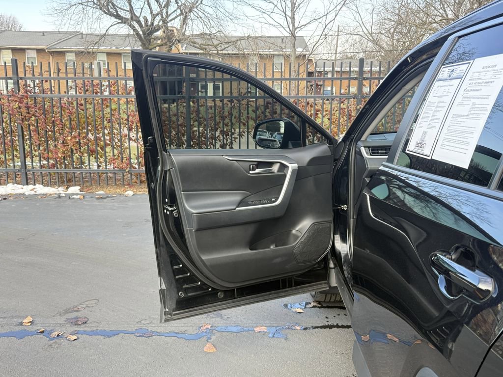 Used 2024 Toyota RAV4 XLE Premium image 10