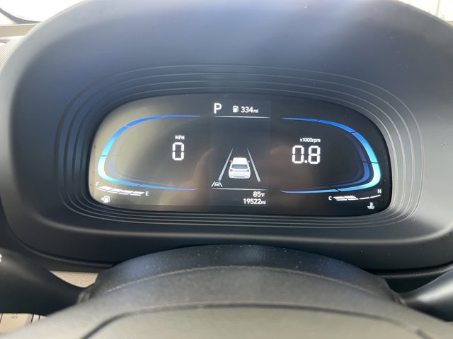 Used 2025 Hyundai Venue SEL image 15