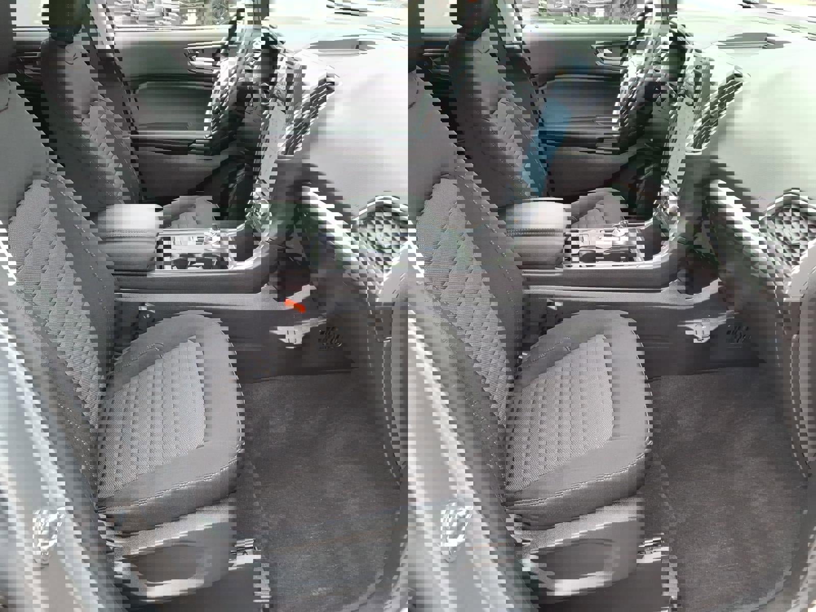 Certified 2022 Ford Edge SE w/ Black Appearance Package image 11