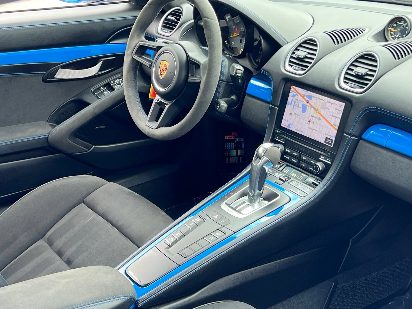 Used 2023 Porsche 718 Cayman GT4 RWD image 32