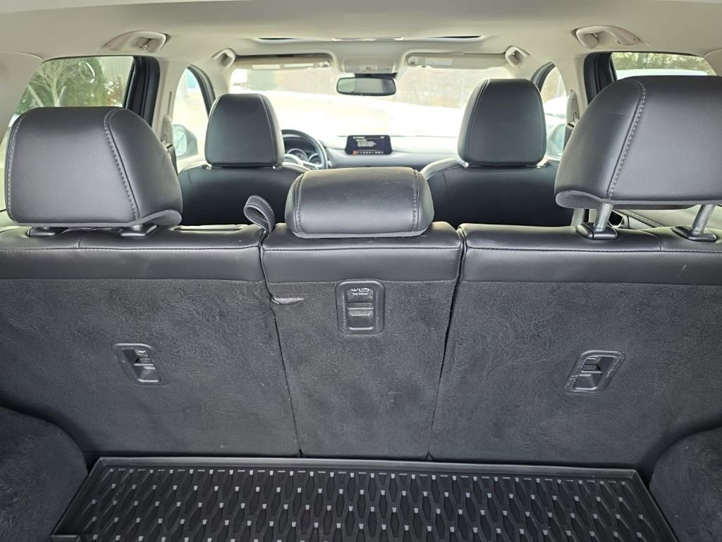 Used 2019 MAZDA CX-5 Touring image 38