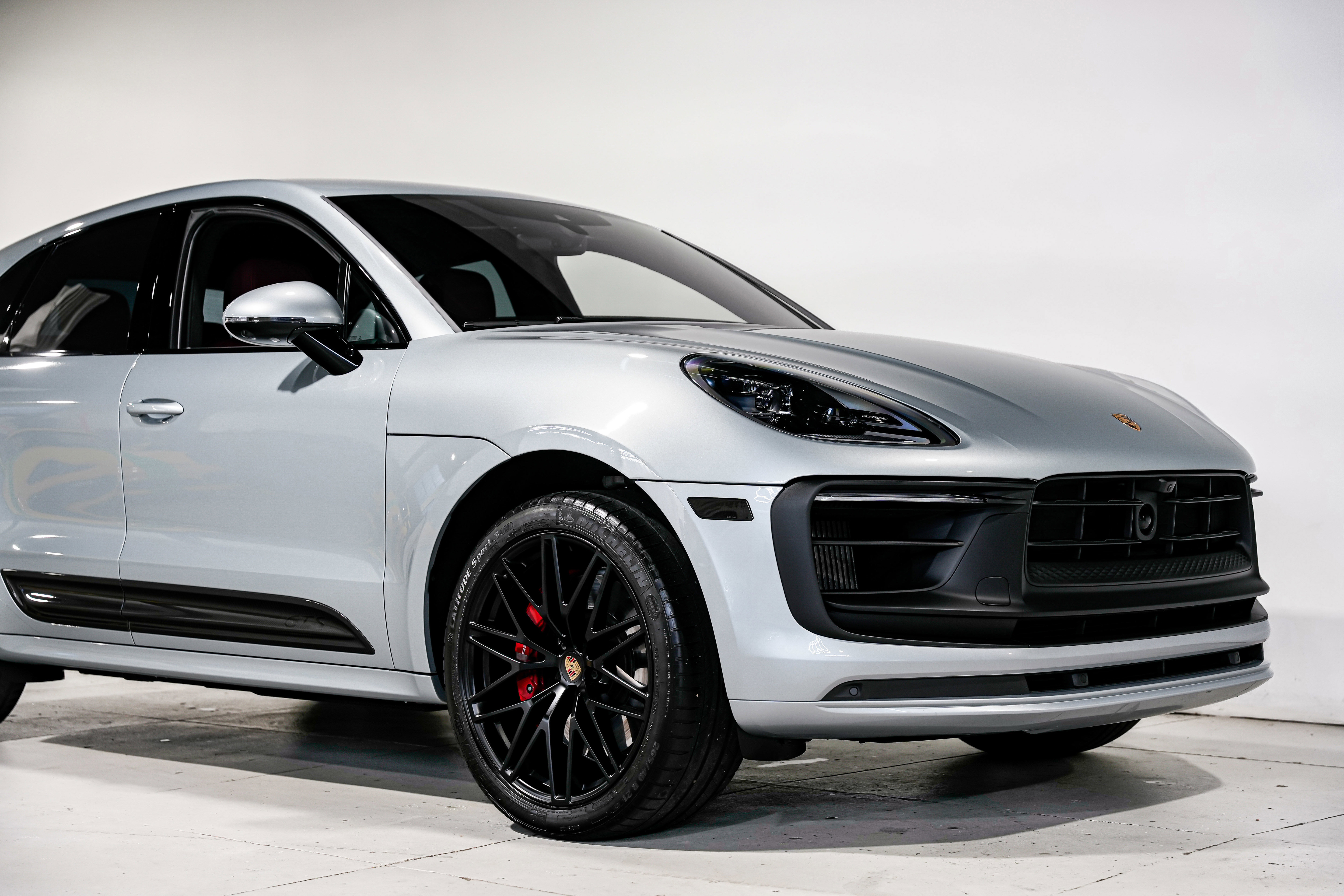 Used 2022 Porsche Macan GTS w/ Sport Chrono Package image 49