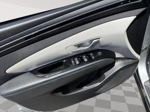 Used 2023 Hyundai Tucson Limited AWD/4WD image 15