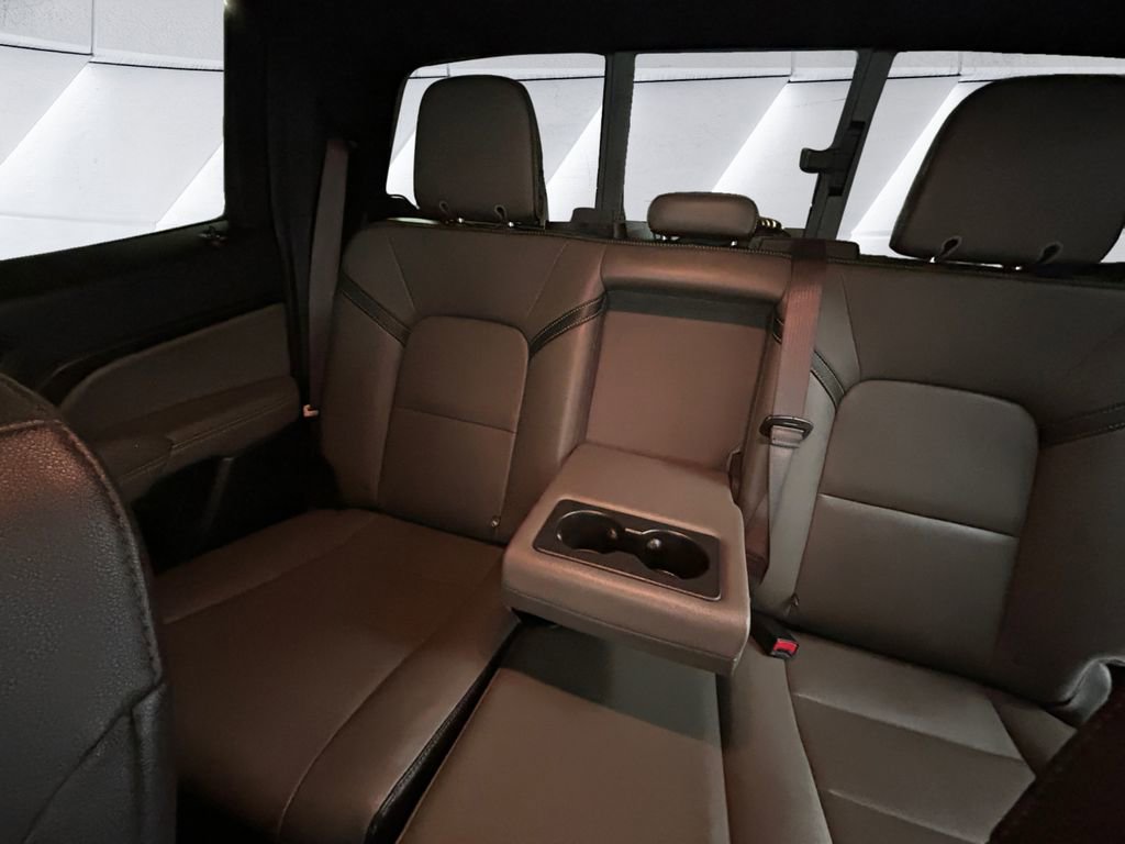 Used 2024 Chevrolet Colorado ZR2 w/ ZR2 Convenience Package III image 18