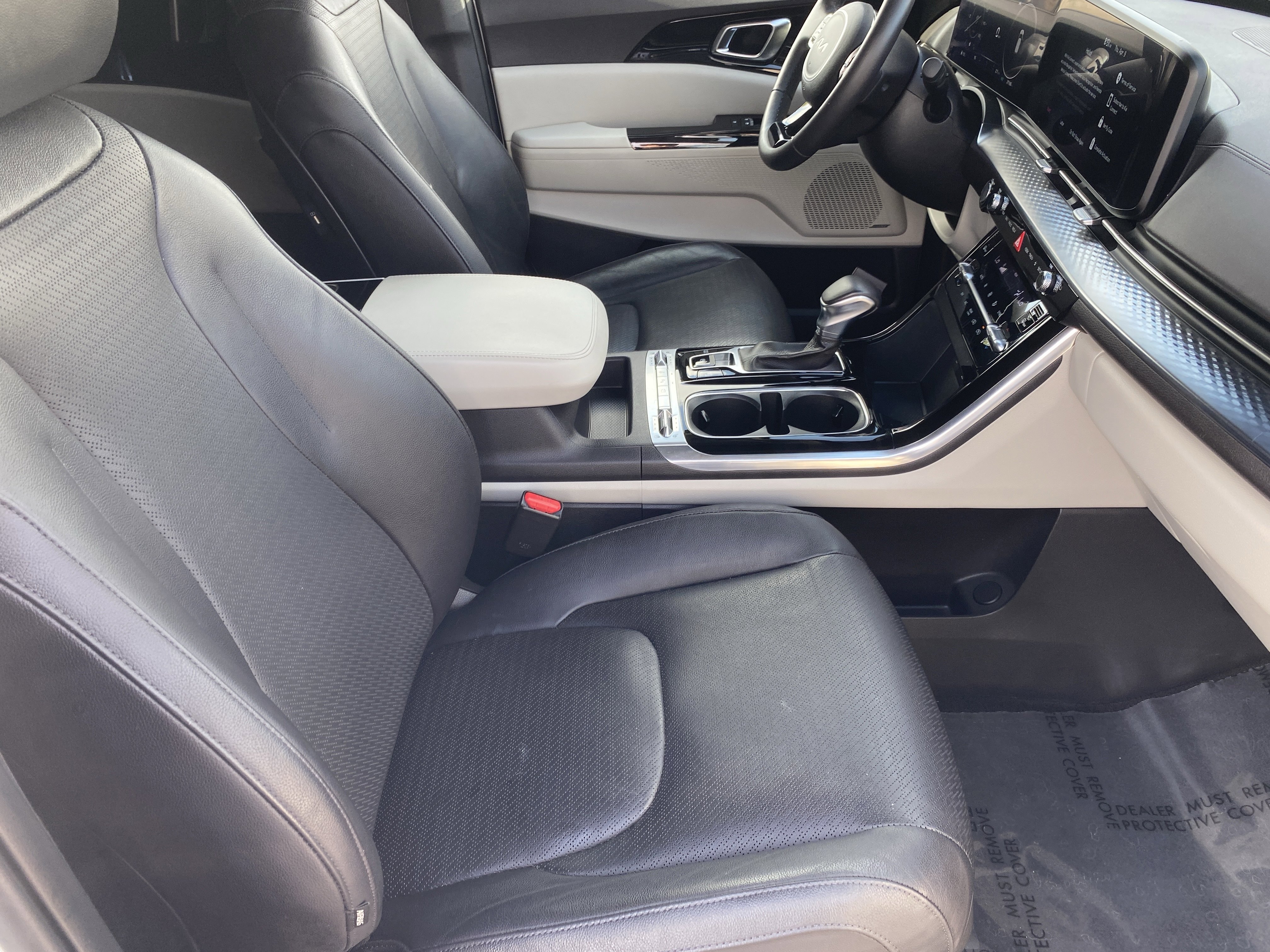 Used 2024 Kia Carnival SX Prestige image 9