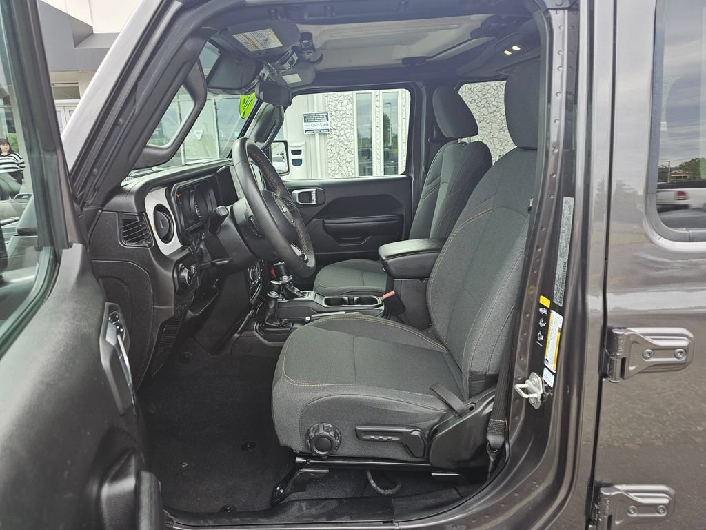 Used 2024 Jeep Wrangler Unlimited Sport AWD/4WD image 17