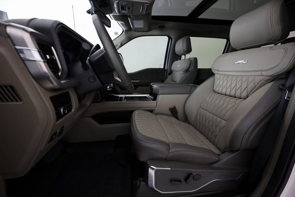 Used 2025 Ford F450 Platinum w/ Platinum Plus Package image 18