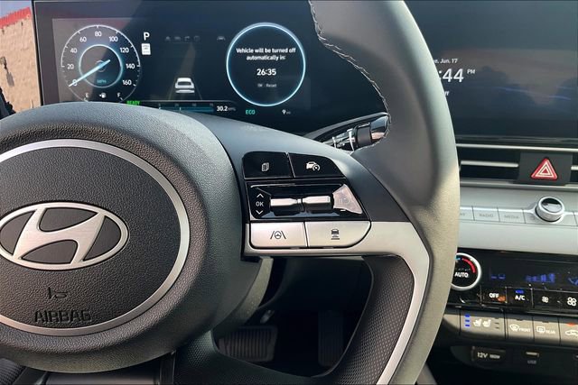 New 2025 Hyundai Elantra Limited image 21