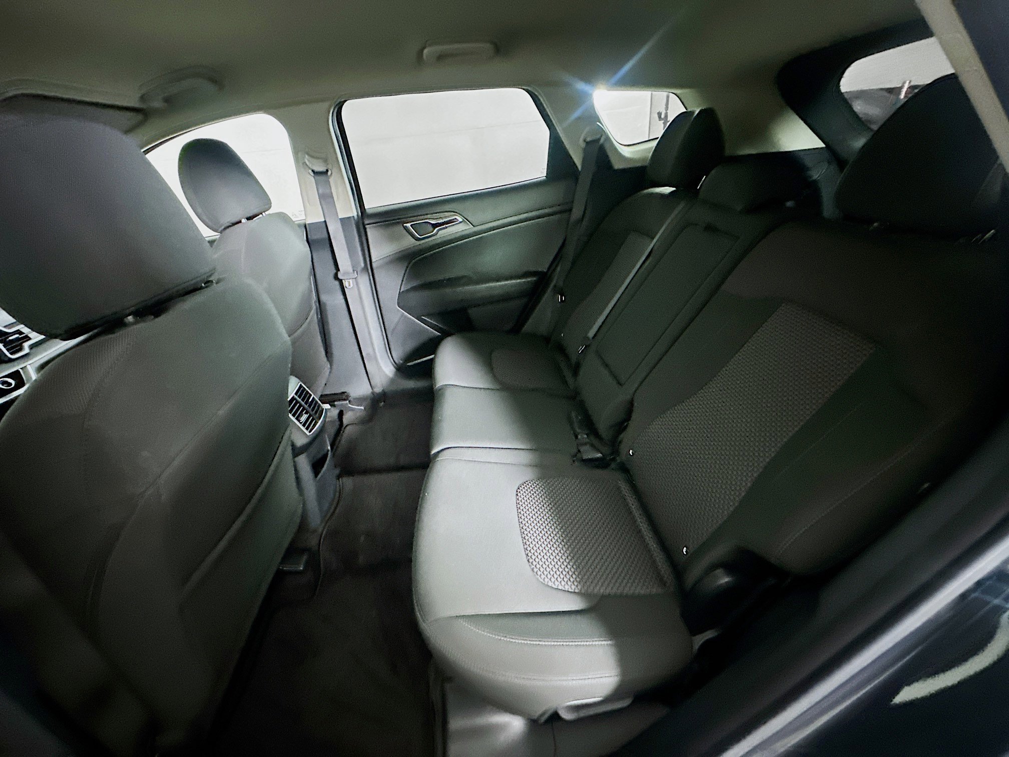 Used 2024 Kia Sportage LX image 27