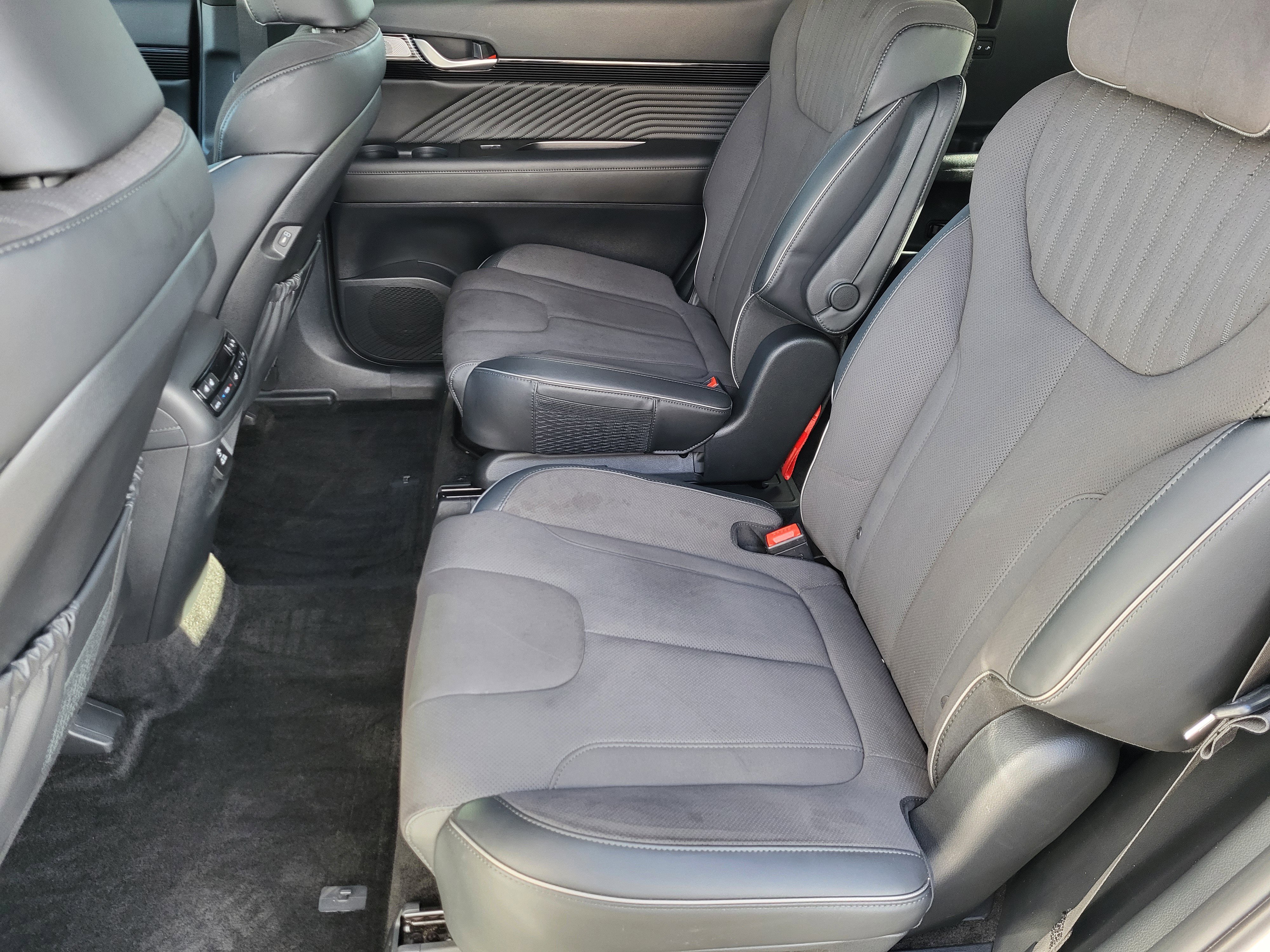 Used 2025 Hyundai Palisade Calligraphy image 10