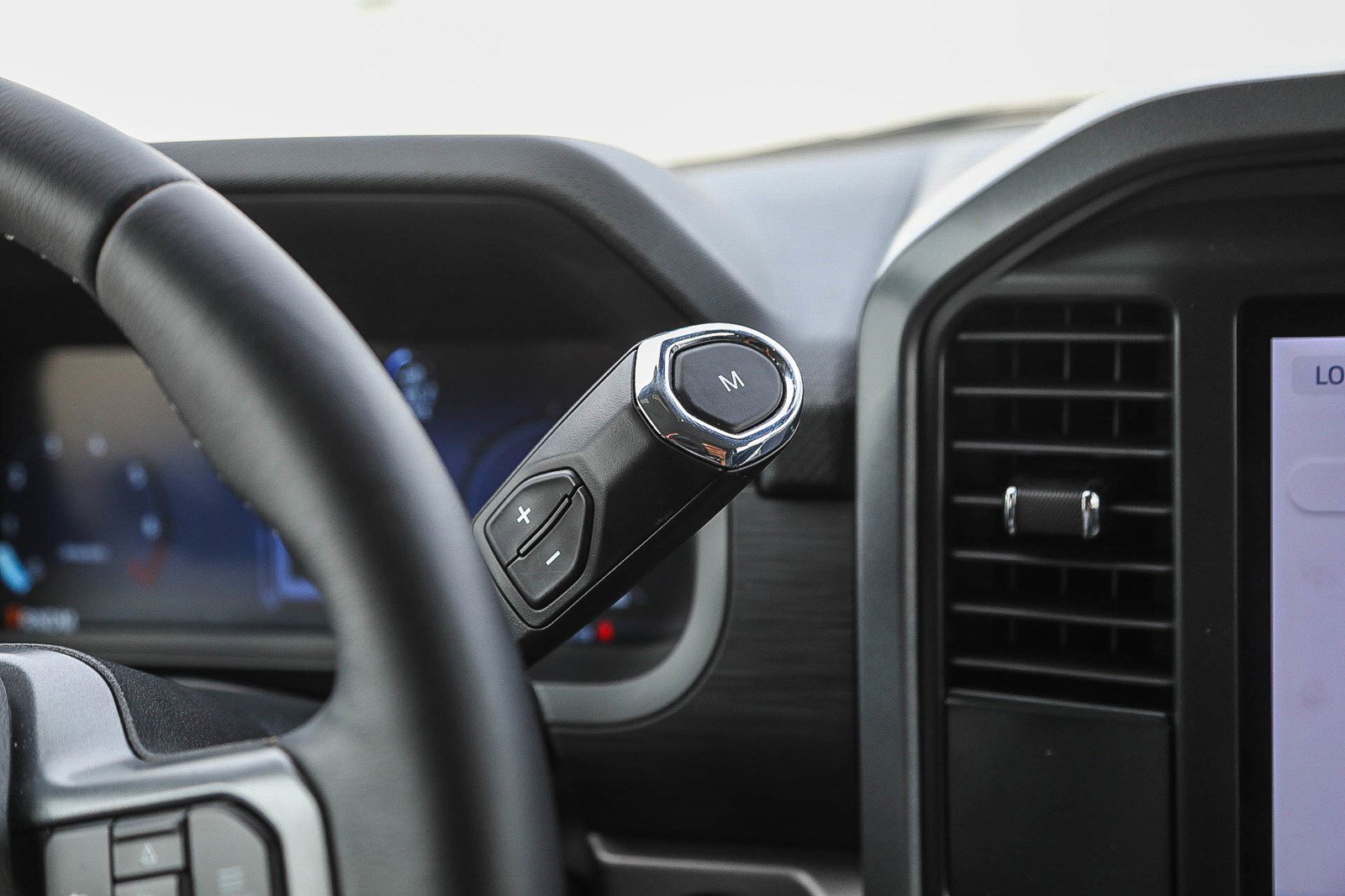 Used 2025 Ford F150 XLT w/ Equipment Group 301A Standard image 21