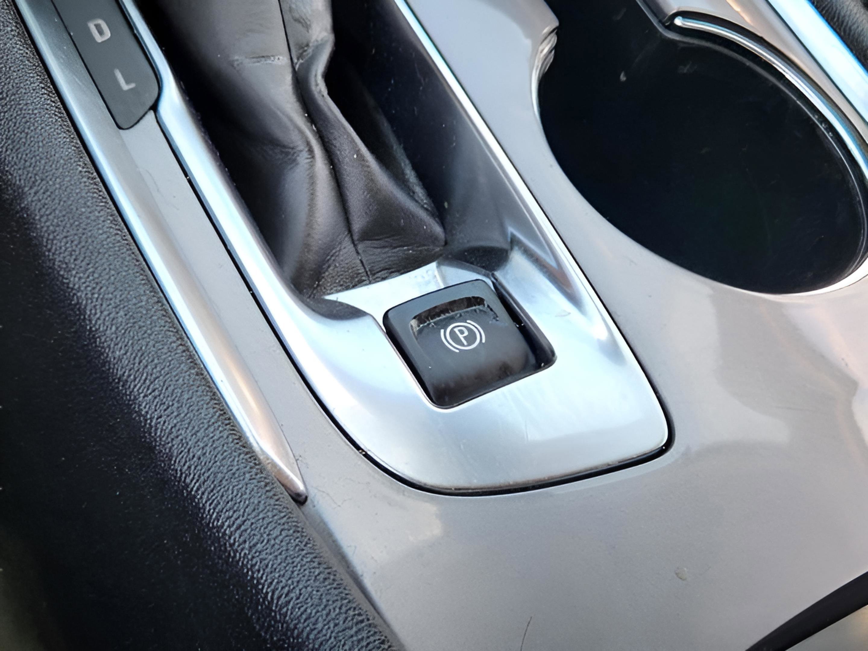 Used 2023 Chevrolet Malibu LT FWD image 16