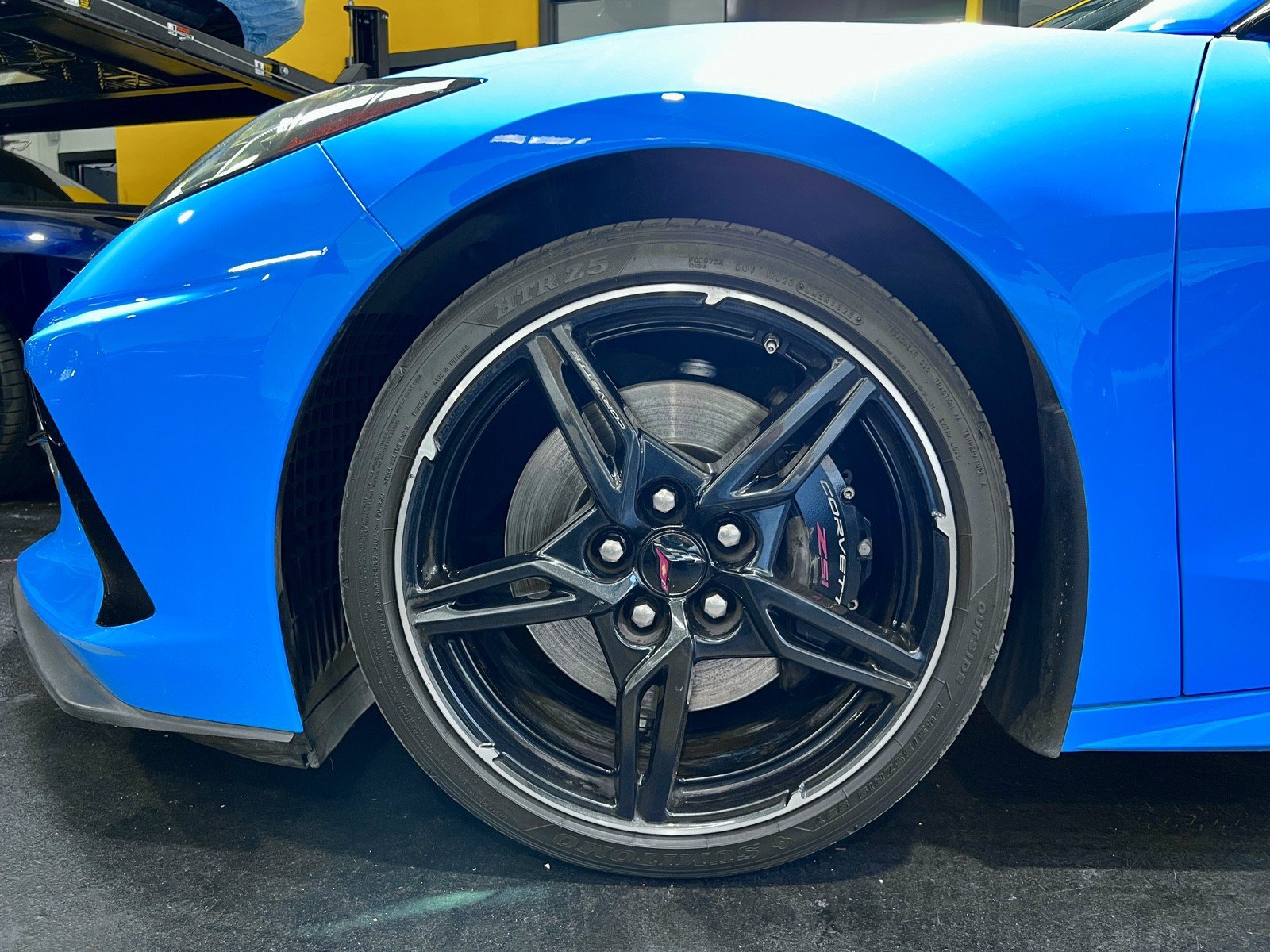 Used 2021 Chevrolet Corvette Stingray Coupe w/ Z51 Performance Package RWD image 26