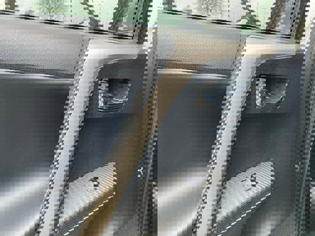 Used 2015 Toyota RAV4 Limited w/ Technology Package image 11