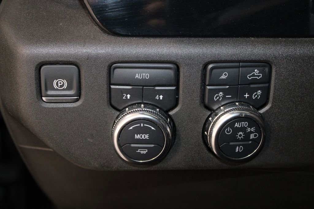 Used 2024 GMC Sierra 1500 SLT AWD/4WD image 44