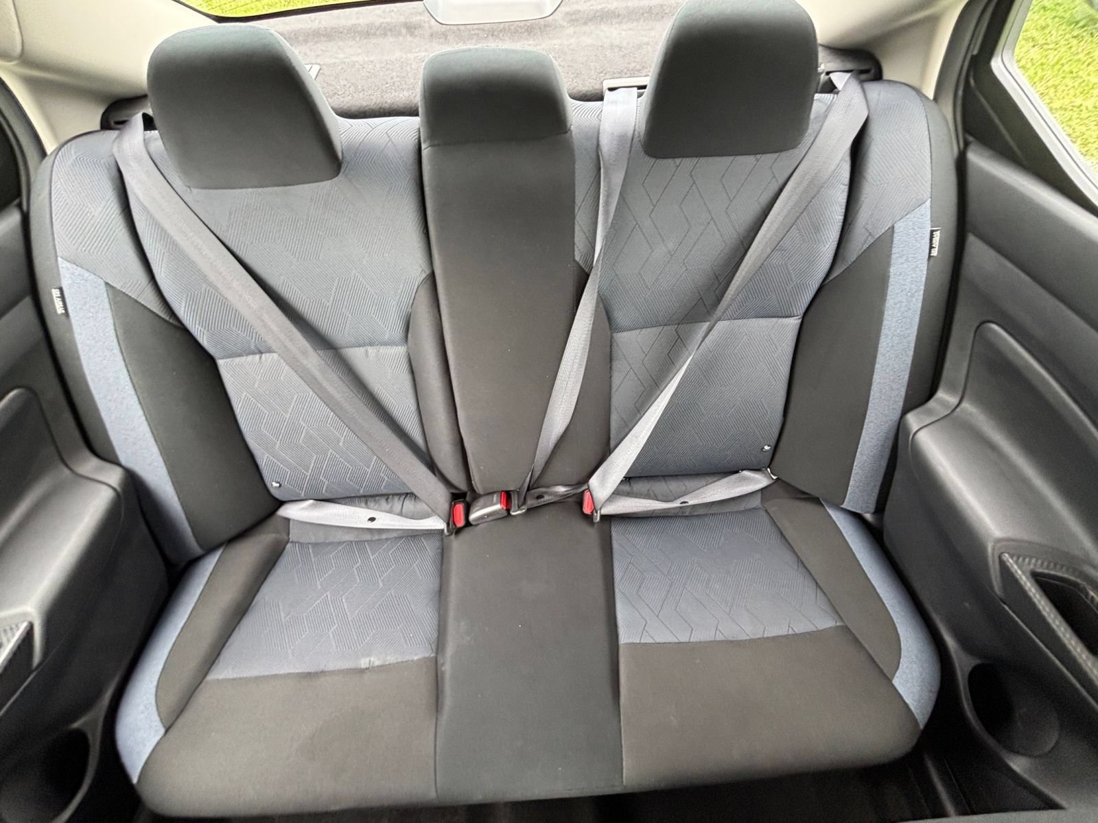 Used 2025 Nissan Versa SV FWD image 38
