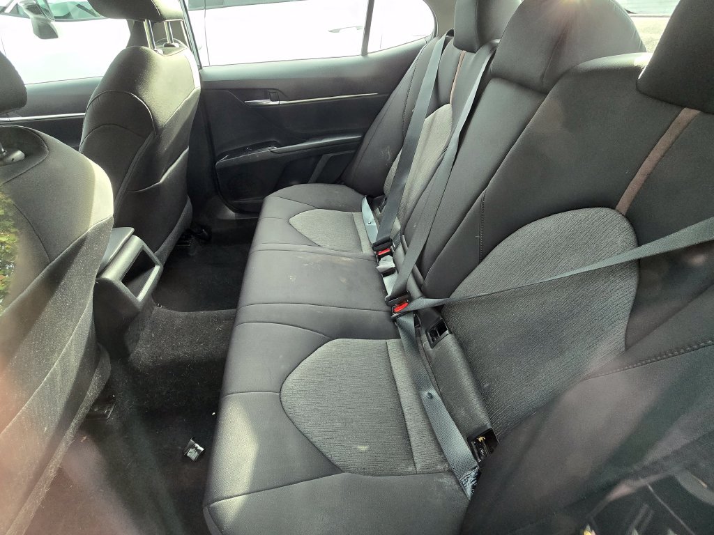 Used 2018 Toyota Camry LE FWD image 22