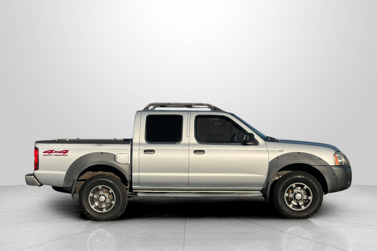 Used 2002 Nissan Frontier XE image 3