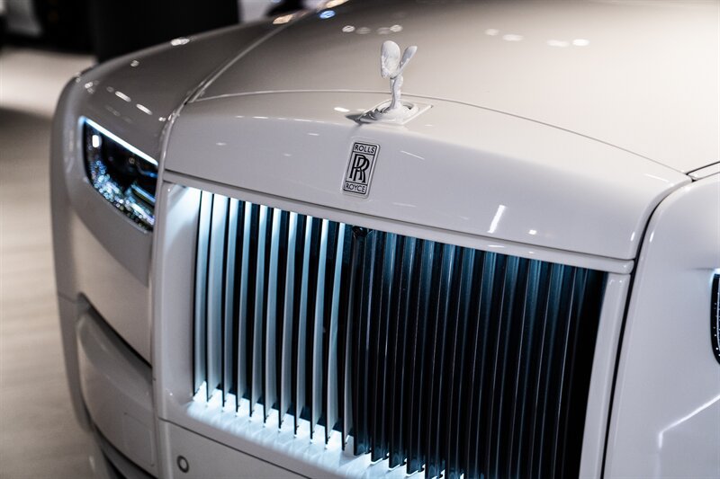 Used 2026 Rolls-Royce Phantom Sedan RWD image 33