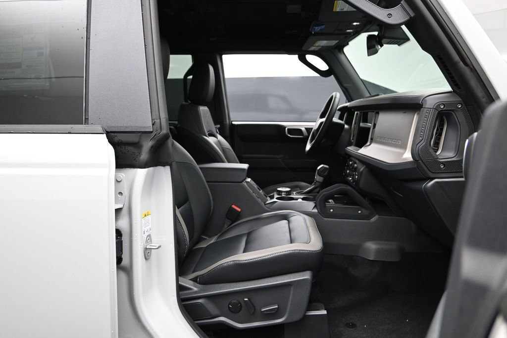 New 2026 Ford Bronco Outer Banks AWD/4WD image 24