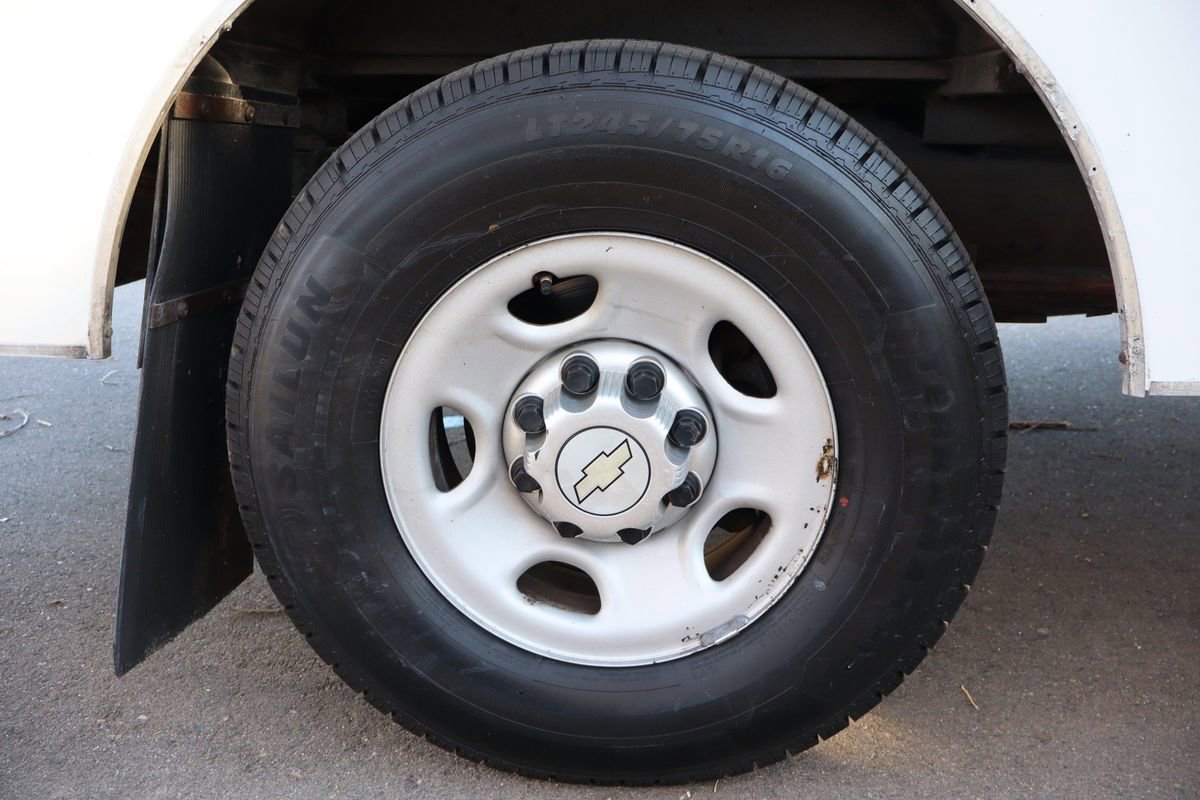 Used 2011 Chevrolet Express 3500 image 37