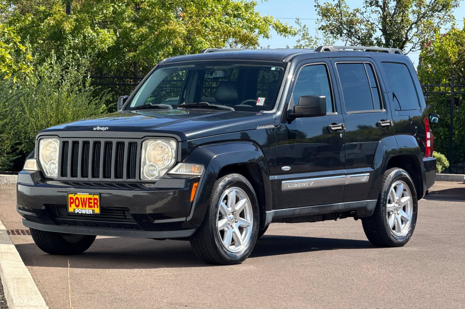 Used 2012 Jeep Liberty Sport AWD/4WD image 8