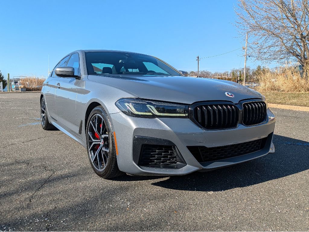 Used 2023 BMW M550i xDrive w/ Executive Package image 3