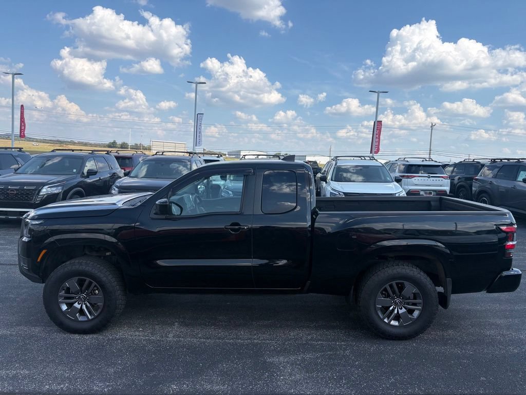 Used 2025 Nissan Frontier SV AWD/4WD image 8