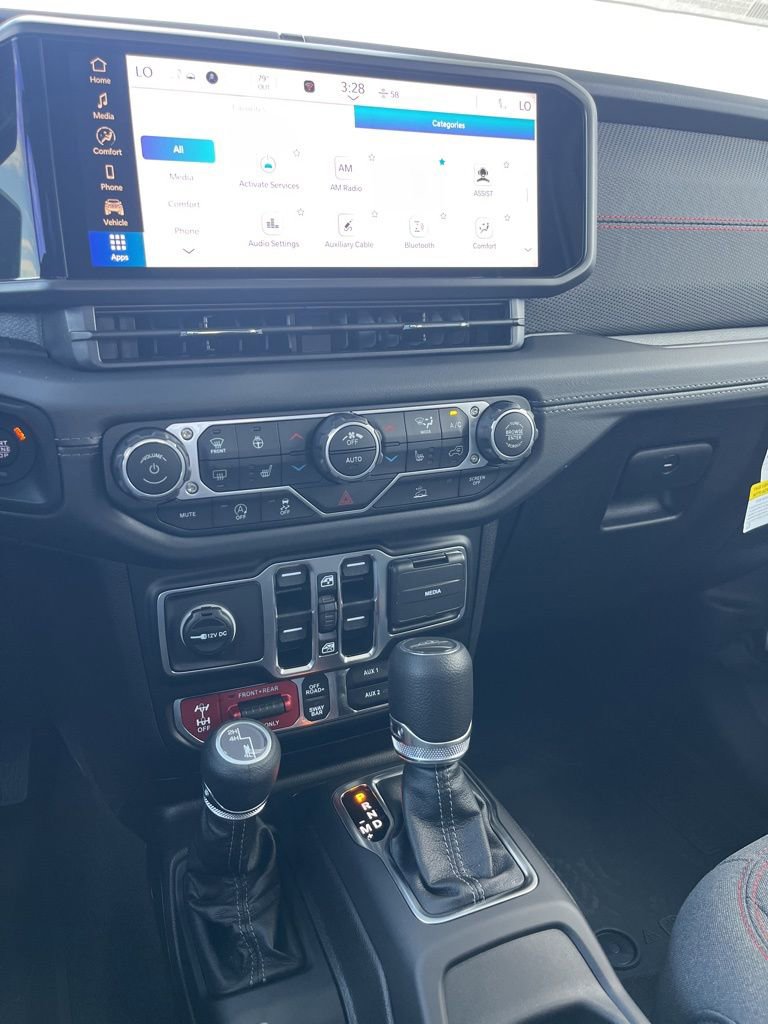 New 2025 Jeep Gladiator Rubicon w/ Convenience Group image 15