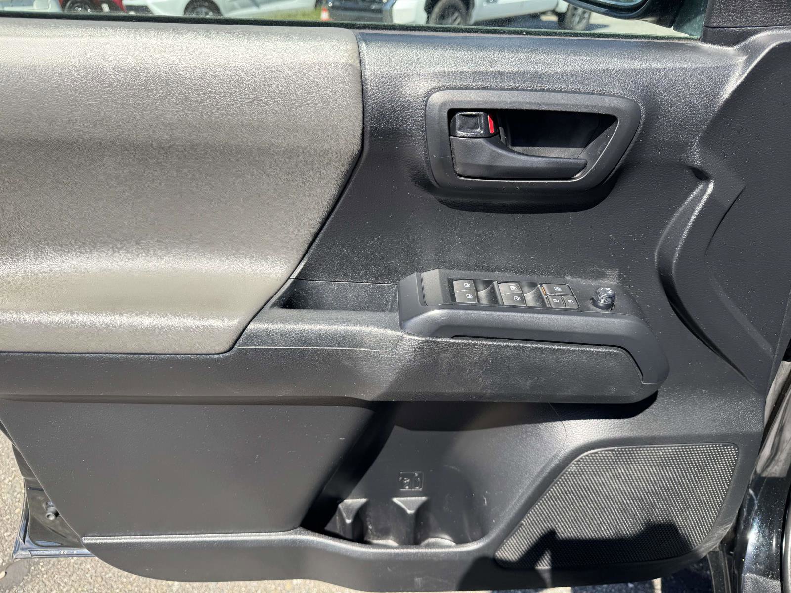 Certified 2022 Toyota Tacoma SR image 15