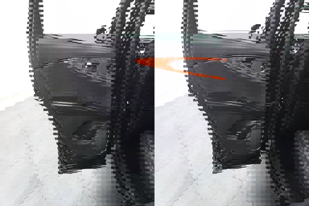 Used 2020 Lincoln Nautilus Reserve w/ Equipment Group 201A image 24