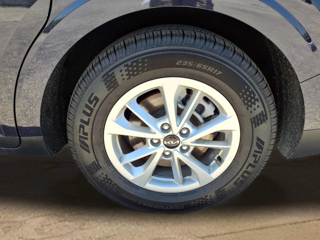 Used 2024 Kia Carnival LX FWD image 26
