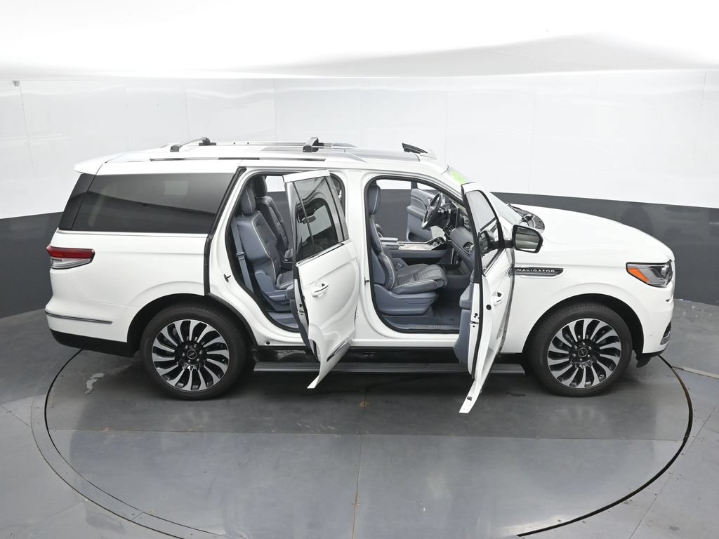 Used 2022 Lincoln Navigator Black Label AWD/4WD image 52