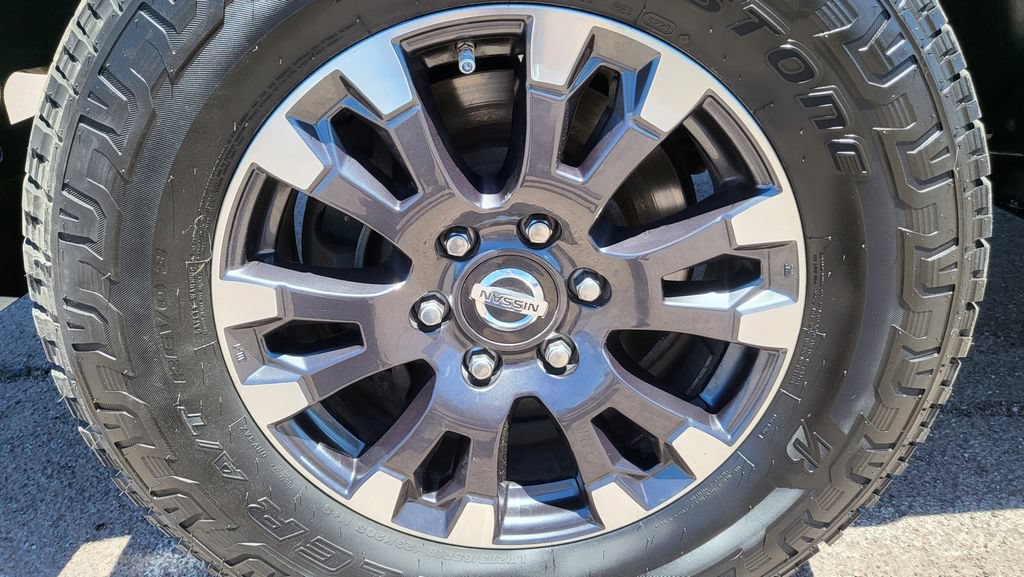 Used 2016 Nissan Titan SV AWD/4WD image 15
